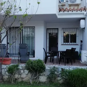 https://beautiful-apartment-in-la-carihuela-torremolinos.hotelsinnerja.org