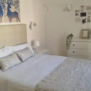 https://la-casilla-de-nerja.hotelsinnerja.org